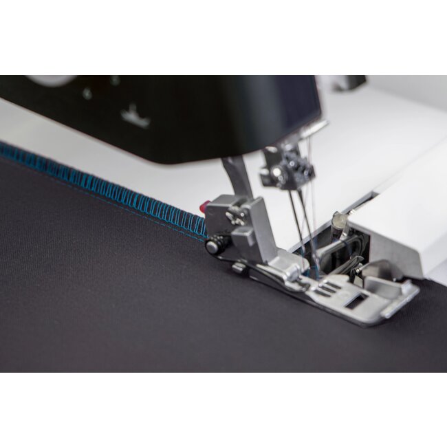 admire™ air 6000 Air-Threading Coverlock Machine