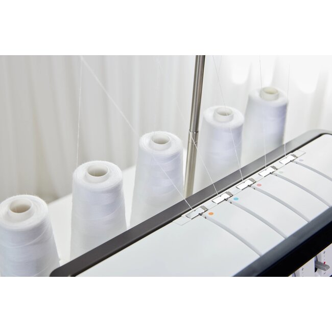 admire™ air 6000 Air-Threading Coverlock Machine