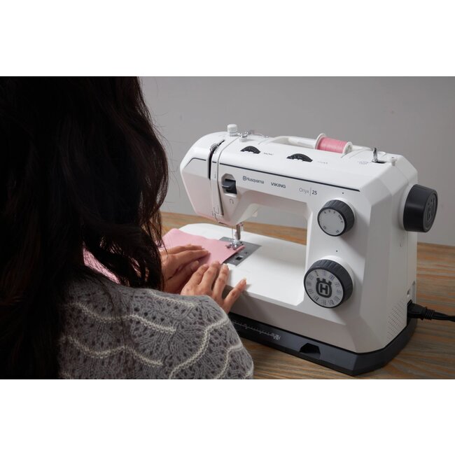 ONYX™ 25 Sewing Machine