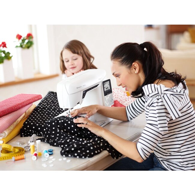 OPAL™ 690Q Sewing Machine