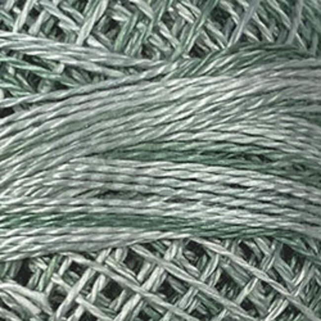 Perle Cotton Size 8, variegated: O556 - Wintergreen Mint