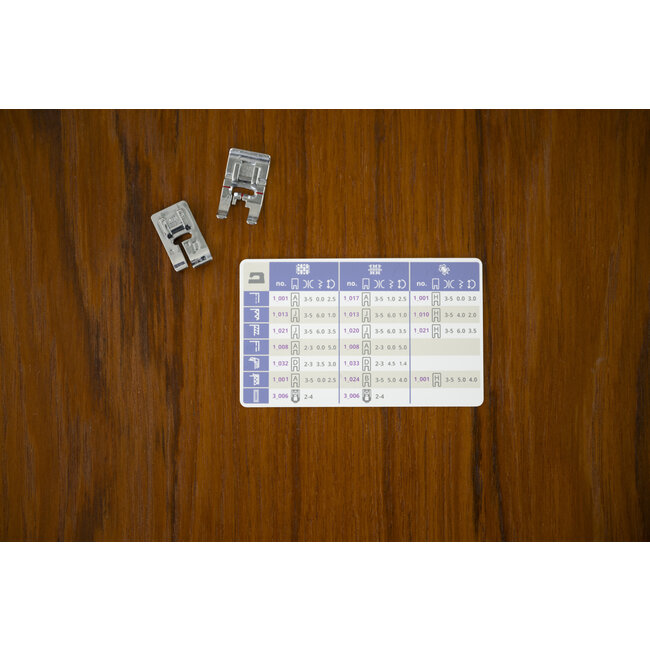 DESIGNER QUARTZ™ 29 Sewing & Embroidery Machine