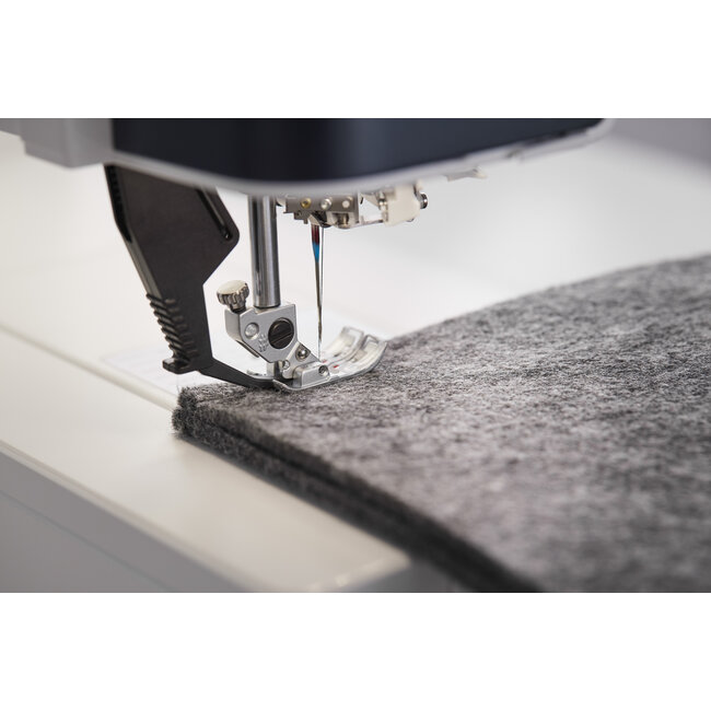 creative performance™ 950 Sewing & Embroidery Machine