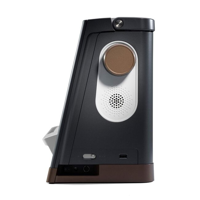 creative expression™ 750 Sewing & Embroidery Machine