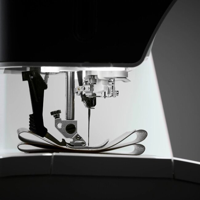 expression™ 715 sewing machine