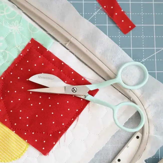 Duckbill Scissors, 5", right-handed