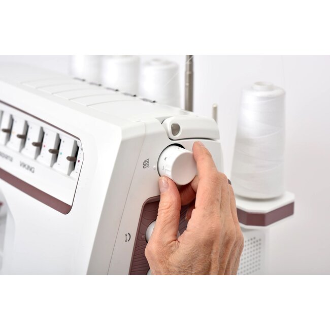 AMBER™  Air S|500 Coverlock Machine