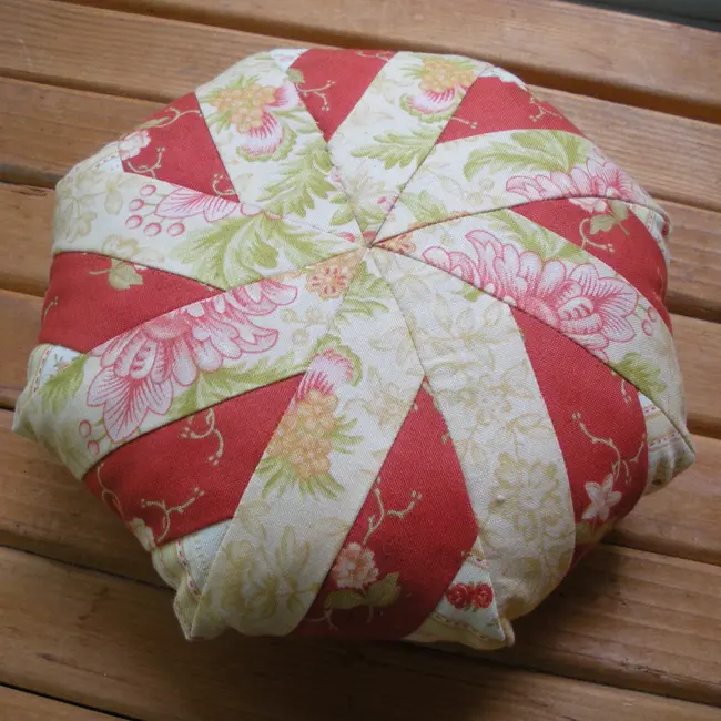 Biscuit Giant Pincushion Pattern