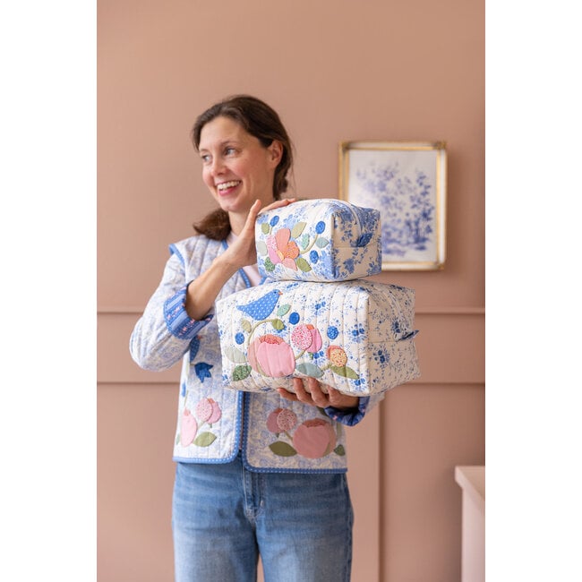 Something Blue, Fat Eight Bundle, 18 fabrics, Appliqué Flowers