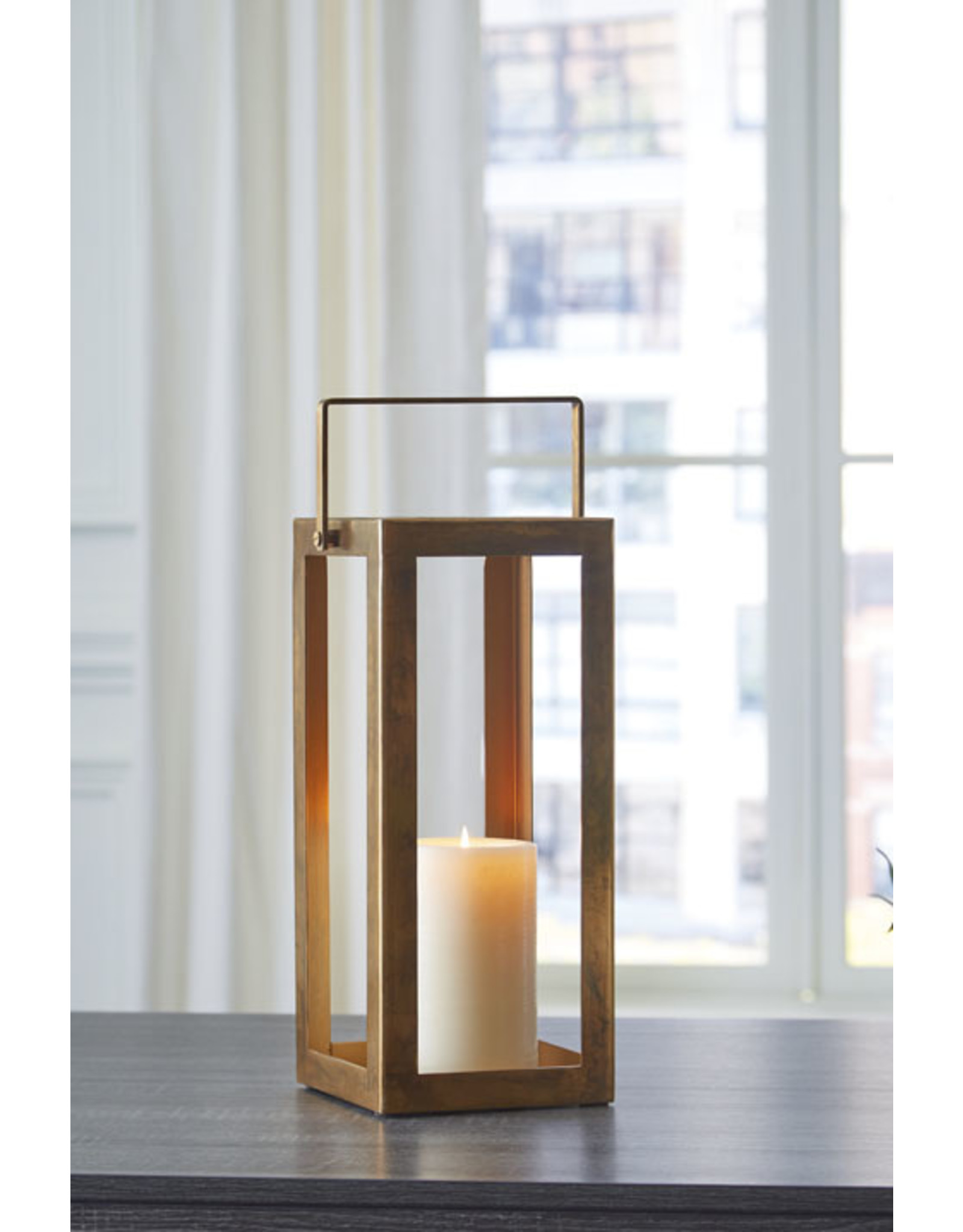 Briana A2000528 Lantern