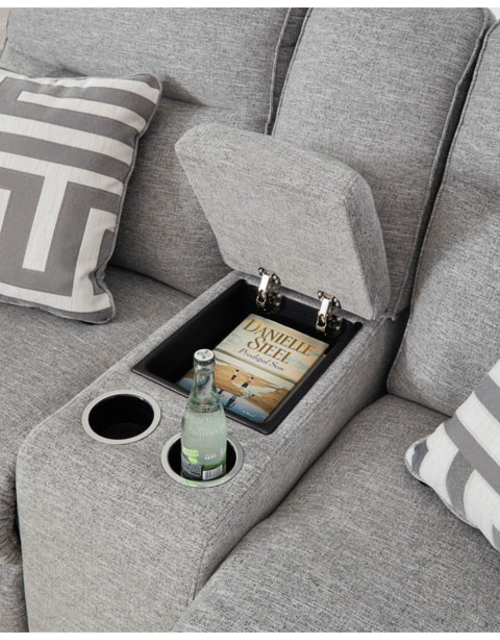 9050318 Power Loveseat w/Adjustable Headrest