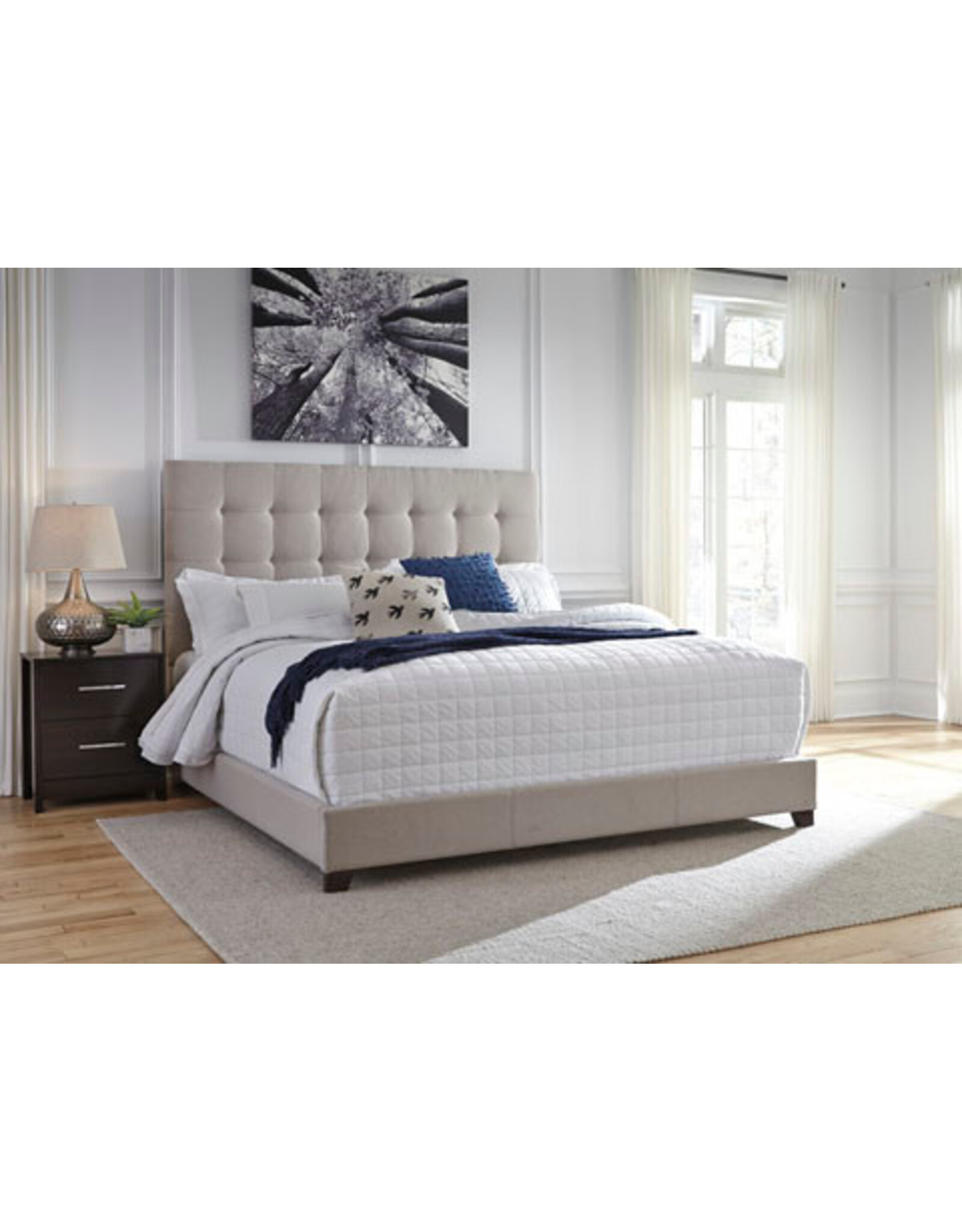 Dolante B130-582 King Uph Bed