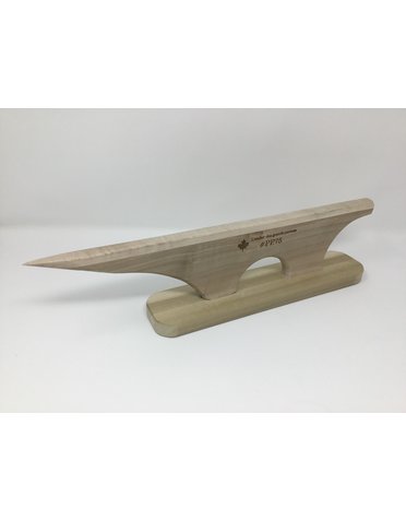 L'Atelier a Many & Famille Wood press with sharp tip
