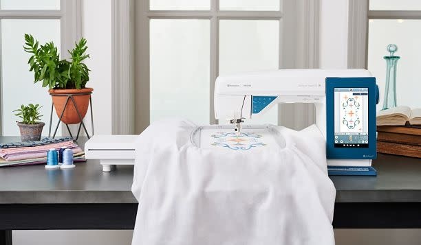 Husqvarna Démo Husqvarna couture et broderie Designer Sapphire 85