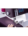 Pfaff Pfaff serger combined with coverstitch Admire 7000 air-threading