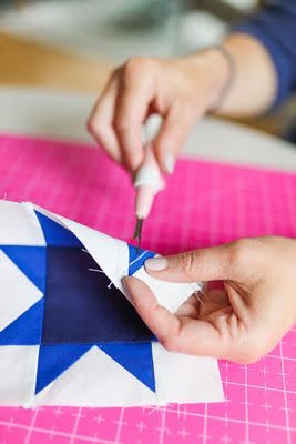 Nifty Notions DISC Découseur double avec embout en caoutchouc