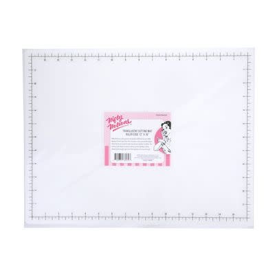Nifty Notions Nifty Notions Back Lit Cutting Mat Ruler Edge Large 11in x 17in