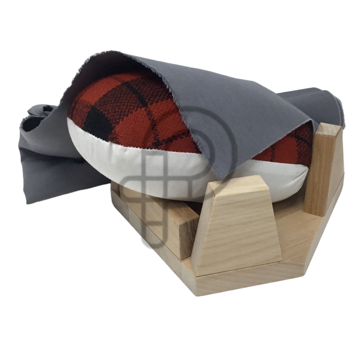 L'Atelier a Many & Famille Ironing cushion support