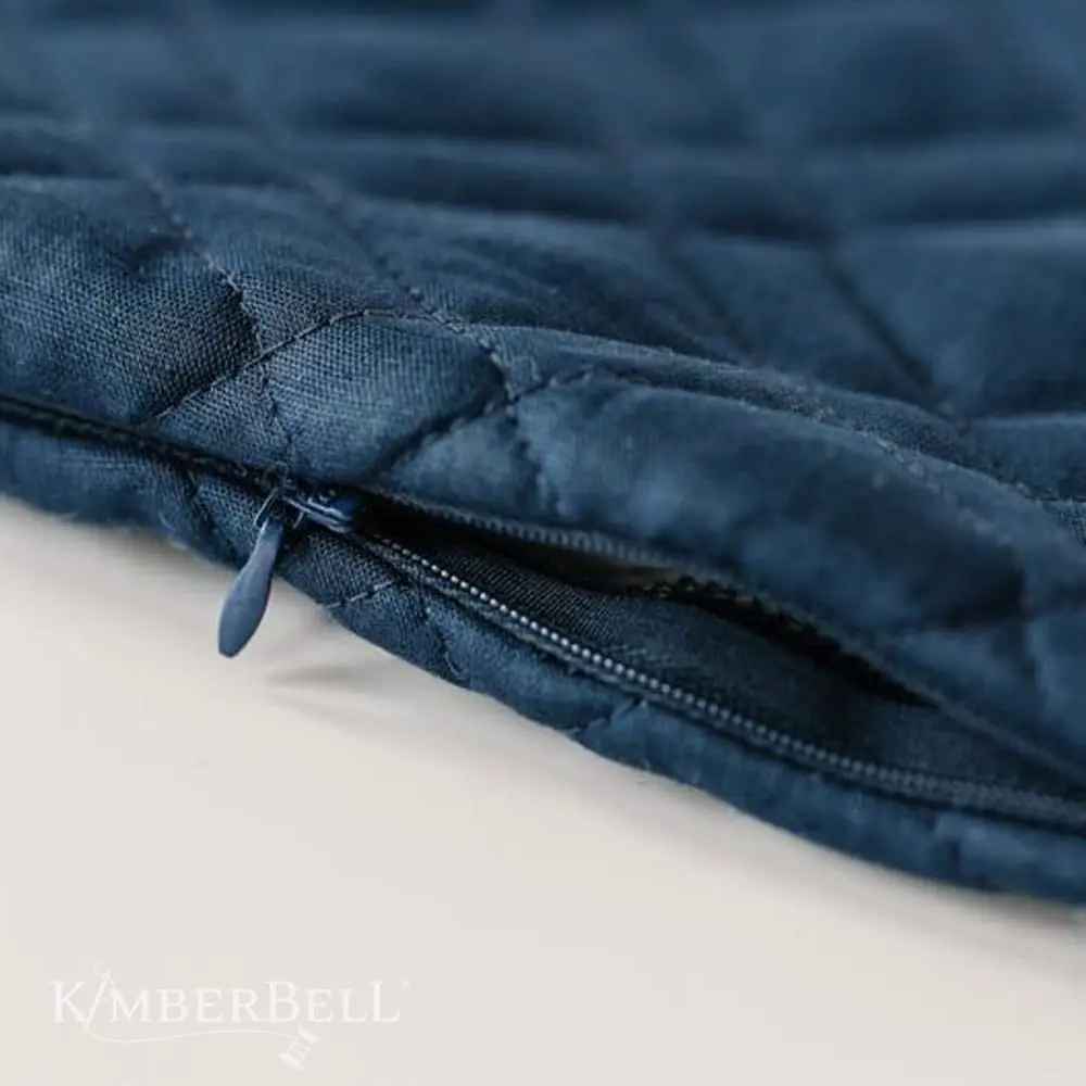 Kimberbell Housse de coussin matelassée à personnaliser, lombaire, 12 x 18 po, lin bleu marin