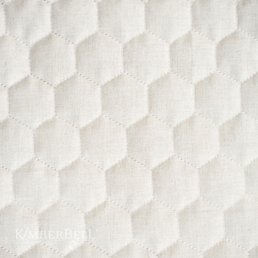 Kimberbell Housse de coussin matelassée vierge, carrée, 19 x 19 po, lin avoine, matelassage hexagonal