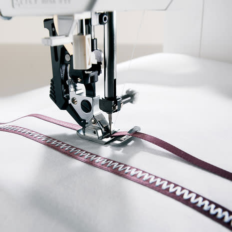 Pfaff Pfaff decorative trim foot for IDT™ system