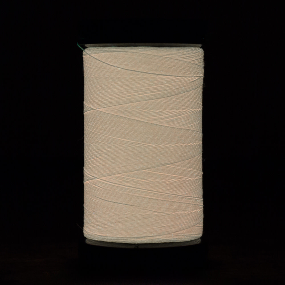 WonderFil Ahrora Phosphorescent AHRORA thread 40wt 06 183m