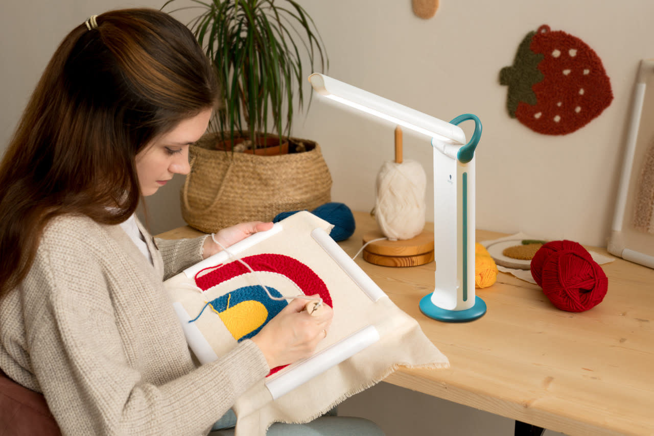 Daylight DuoPro Table Lamp