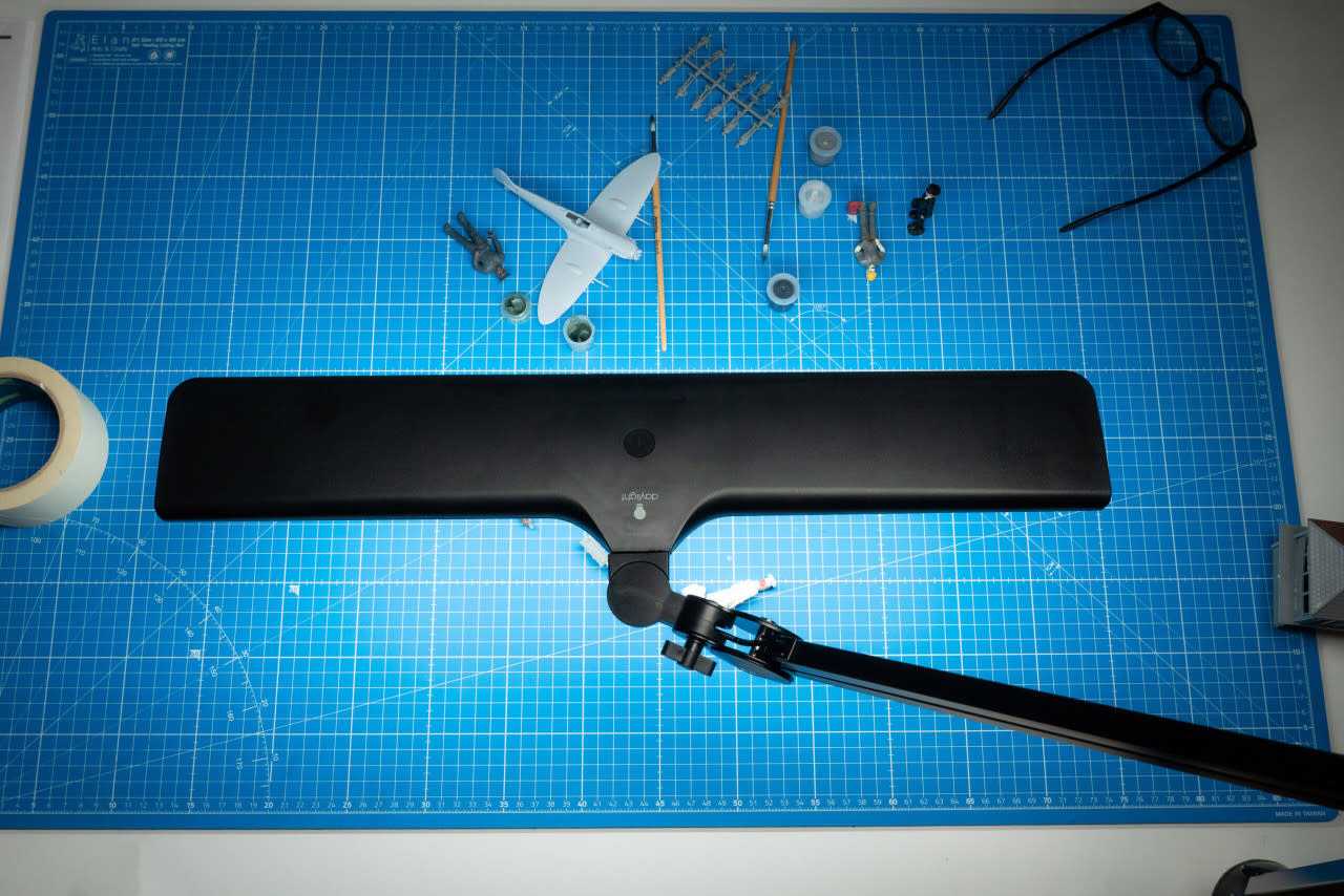 Daylight Lampe de table Lumi noir satiné