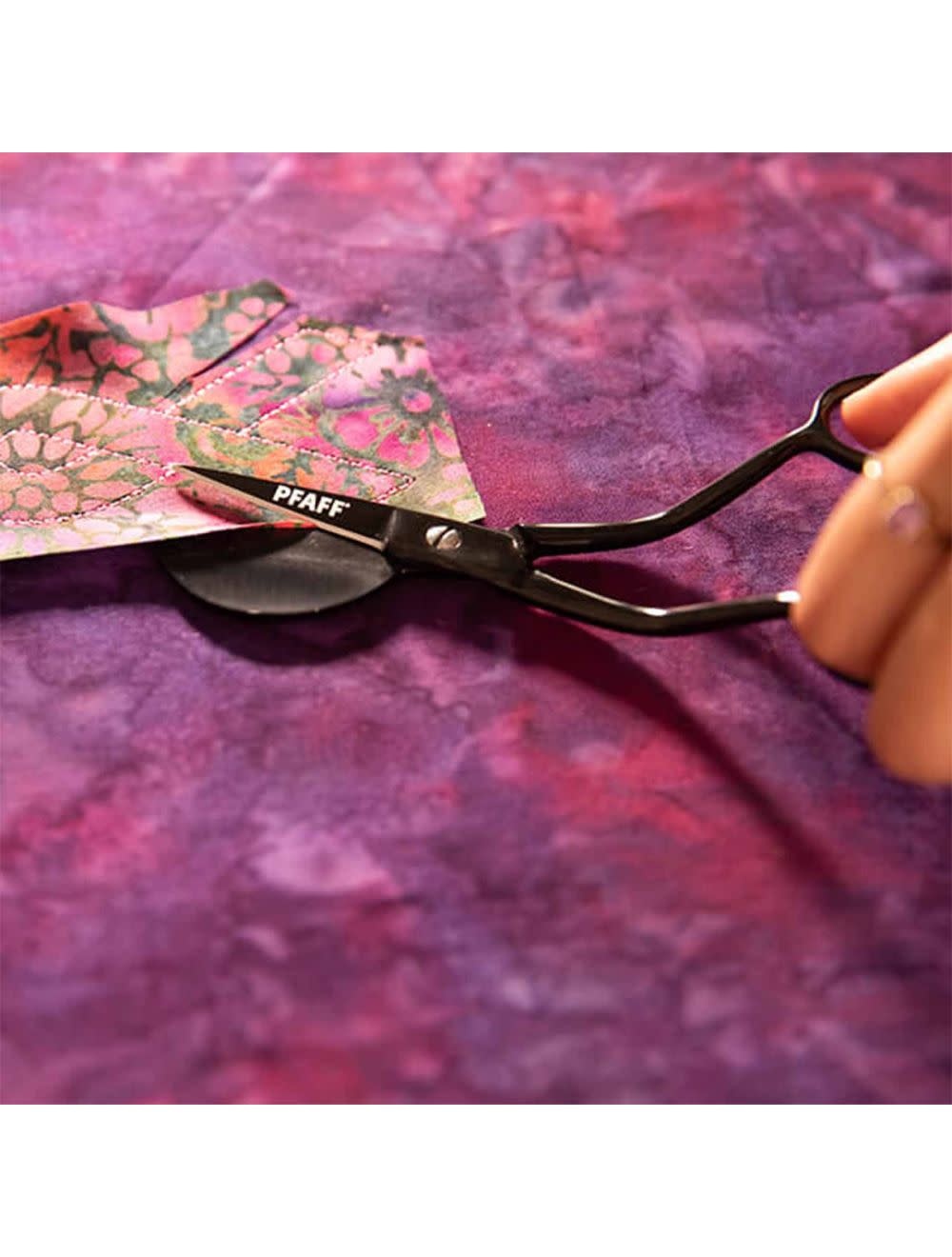 Pfaff 6in / 15.2cm left hand applique scissor