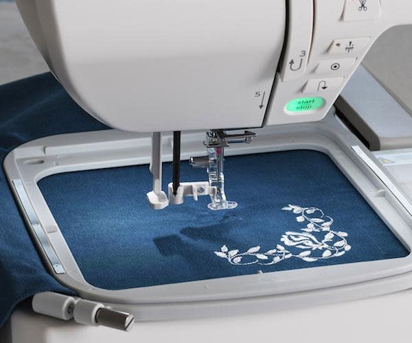 Elna Elna couture et broderie EL850