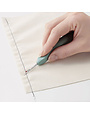Clover CLOVER 4820 - Grip Fit Seam Ripper - 130mm (5 1/8 in) x 20mm (3/4 in)