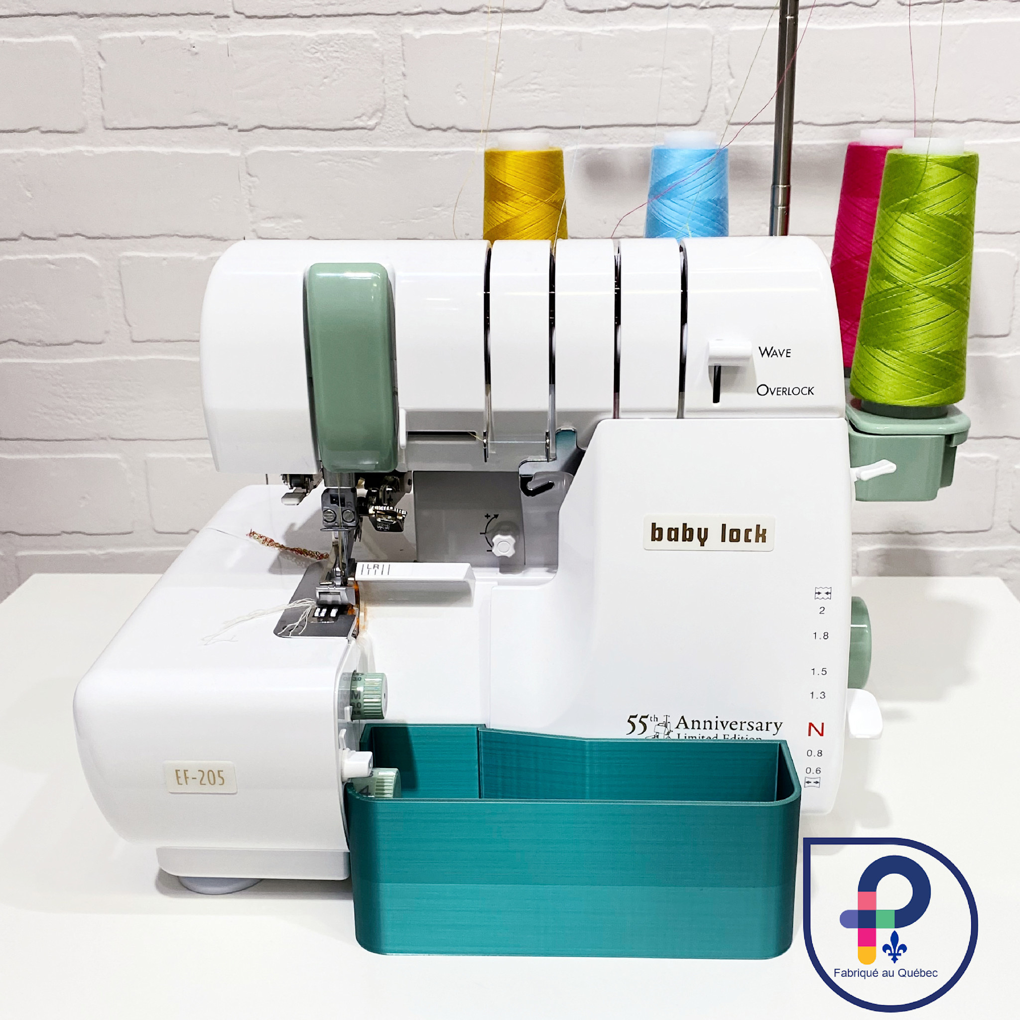 Pénélope Ramasse charpie pour Baby Lock Accolade et 55e anniversaire ( choix de couleur )