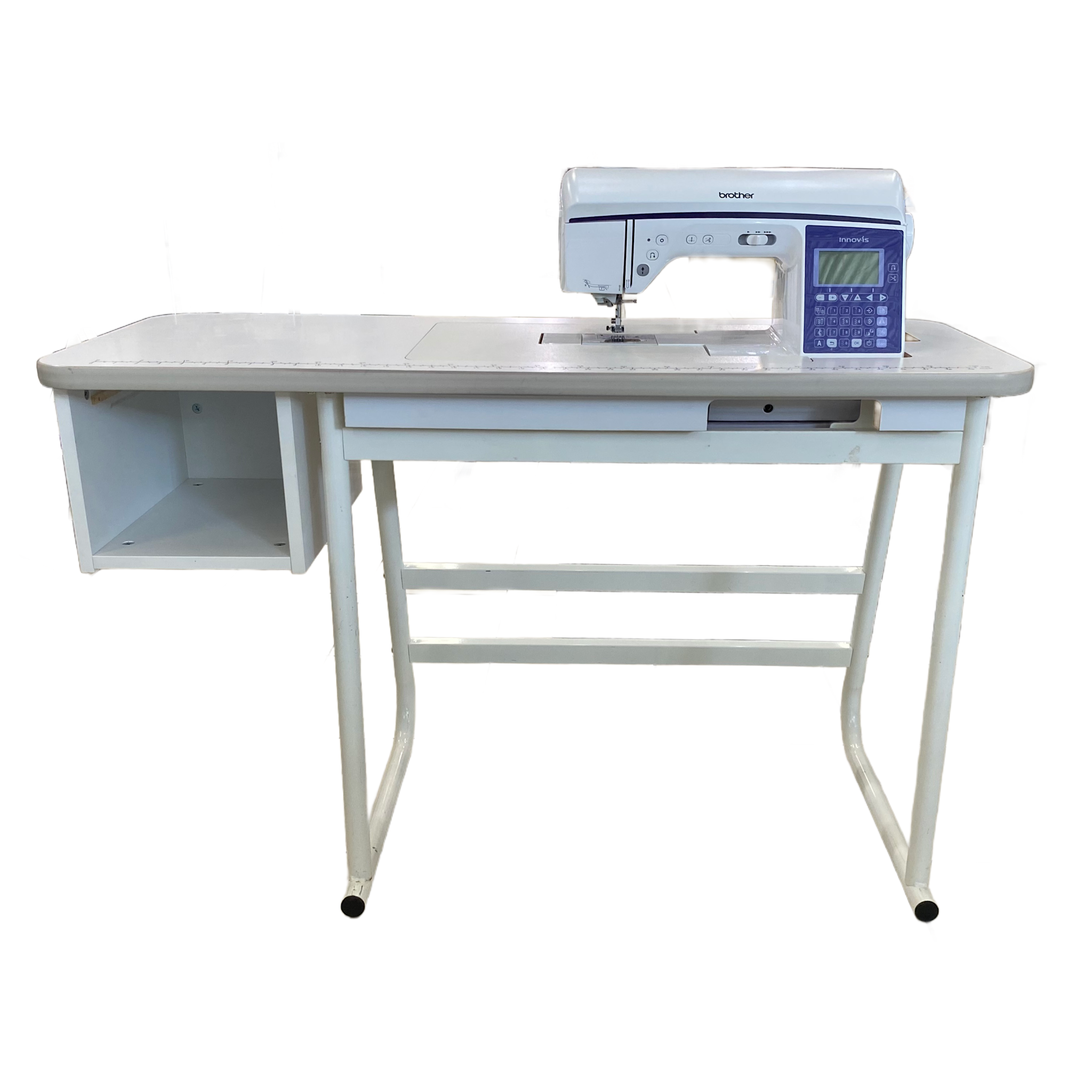L'Atelier a Many & Famille Insert en masonite 1/4 po. pour meuble Janome, pour modèle Brother série NQ
