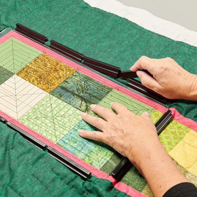 Bernina Bernina cerceau de broderie moyen à pinces pour bordures 8x16,B990