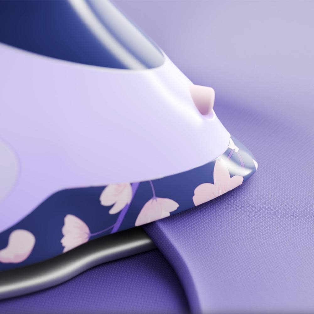 Oliso OLISO TG1600 Pro Plus Smart Iron - Yaya Han ( Pre-order summer 2026 )