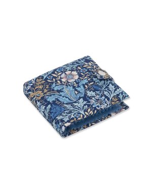 HOBBY GIFT HOBBY GIFT Needle Case & Scissors 2cm x 9.5cm x 9cm (3/4” x 3 ¾” x 3 ½”)