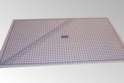 Quilter's Rule Tapis translucide MegaMat 36 po x 59 po Dimensions de la grille imprimée : 32 x 55