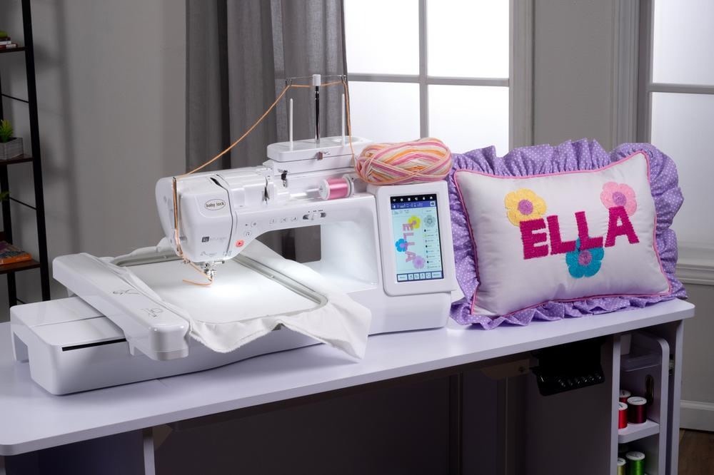 Baby Lock Baby lock Luna machine a coudre et a broder