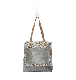 myra bags near me