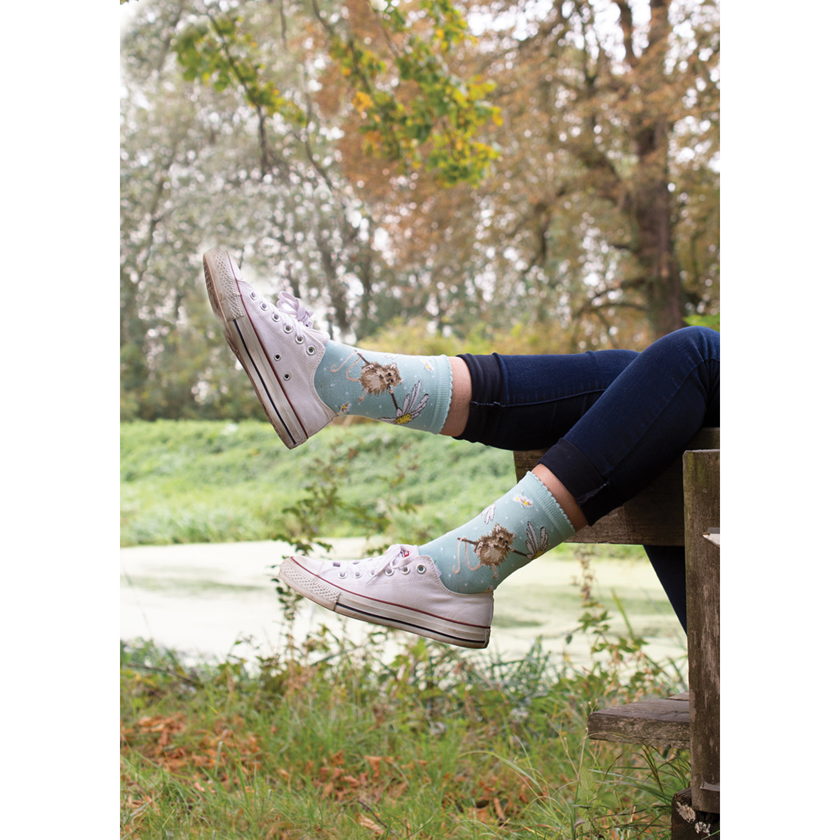 Wrendale Designs Socks - 'Flowers' Giraffe (SOCK006)