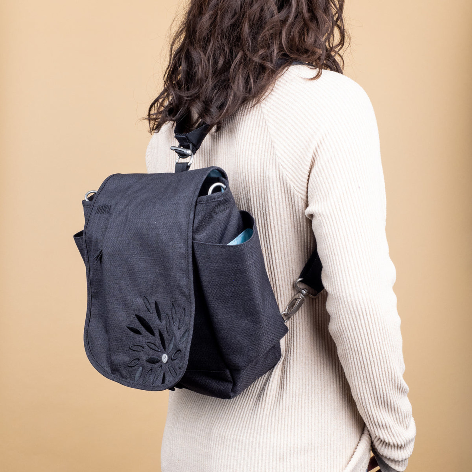 Haiku To Go Convertible Messenger - Black In Bloom