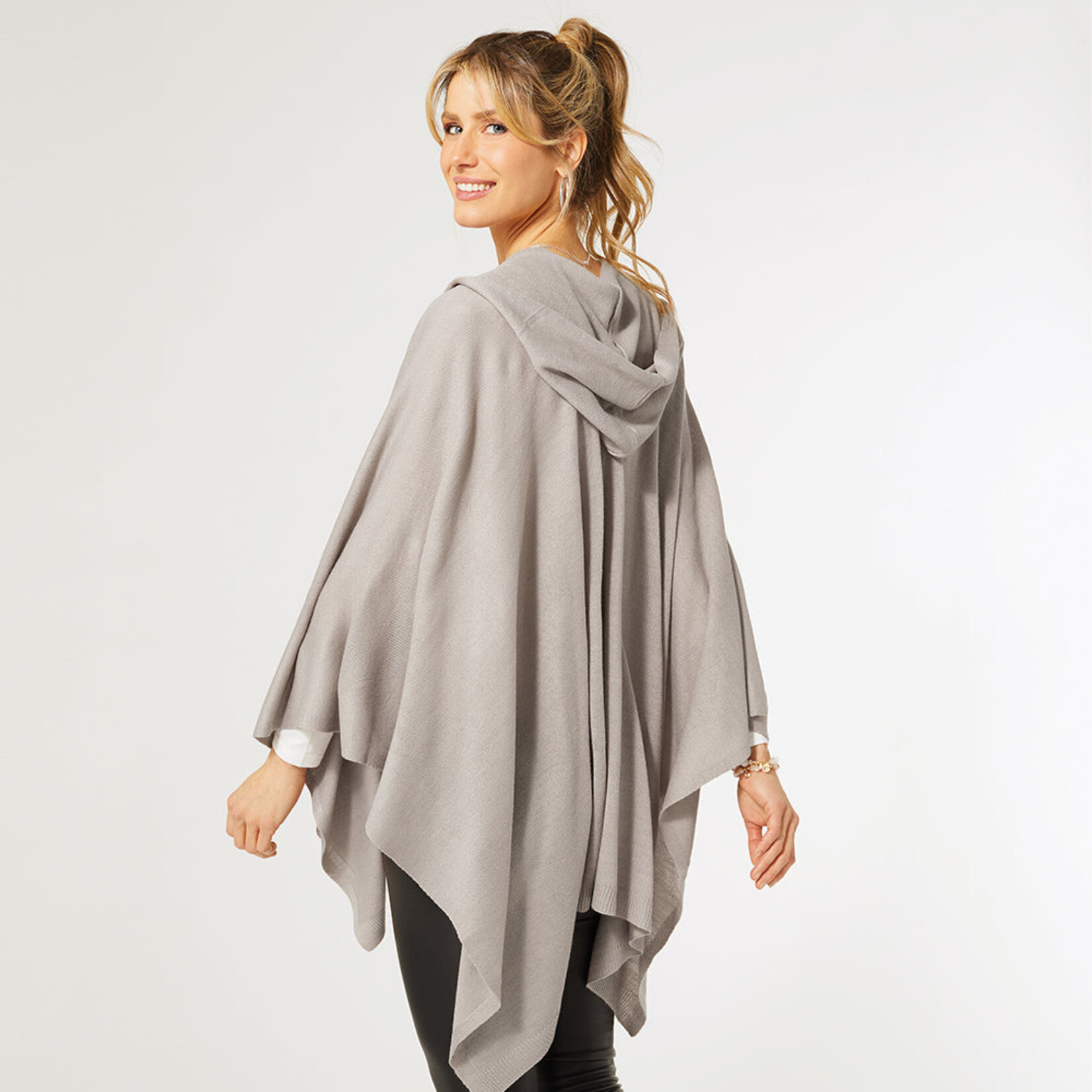 Coco+Carmen 2249012C Hooded Kiara Lightweight Wrap - Silver