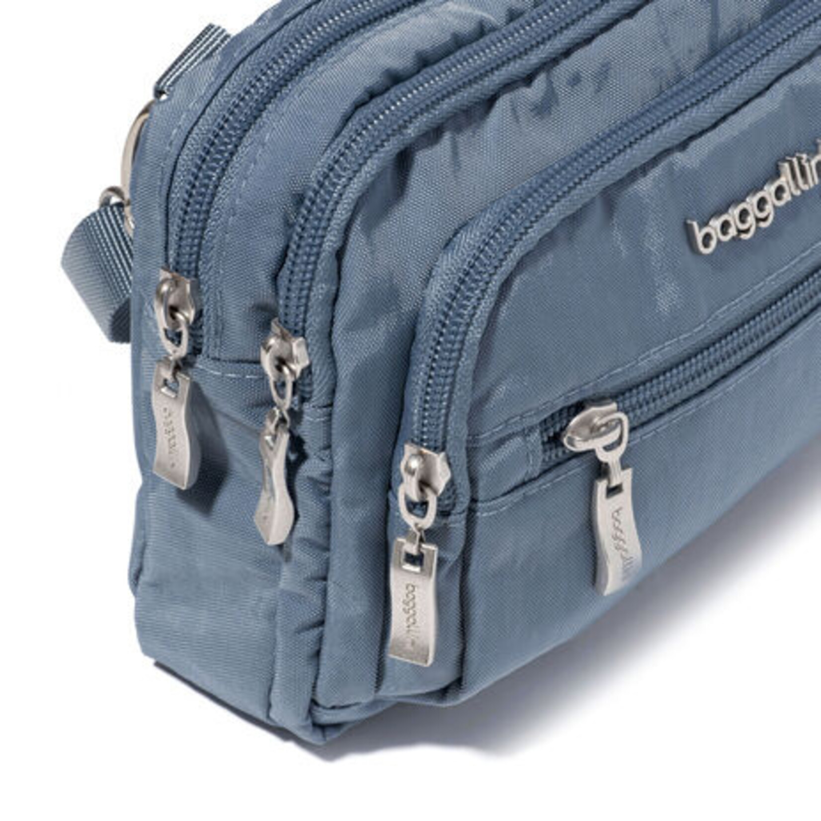 Baggallini triple zip bagg sale