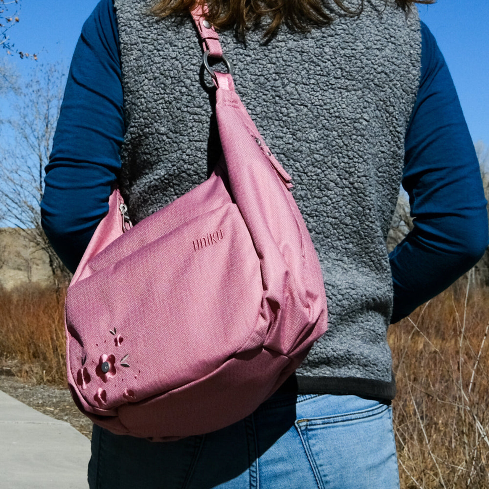 Haiku Amble Hobo - Stone Gray
