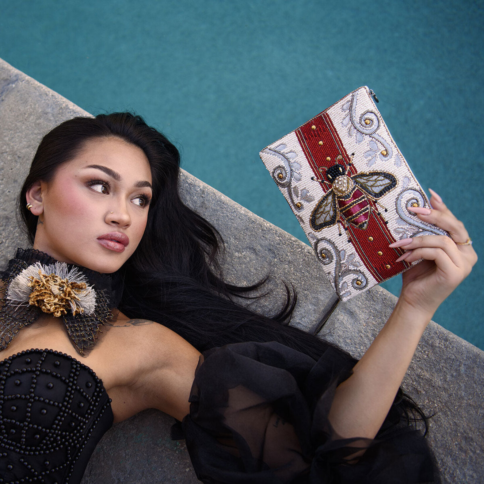 Mary Frances Accessories MINI S002-329 Royal Bee Beaded Bee Motif Mini Crossbody