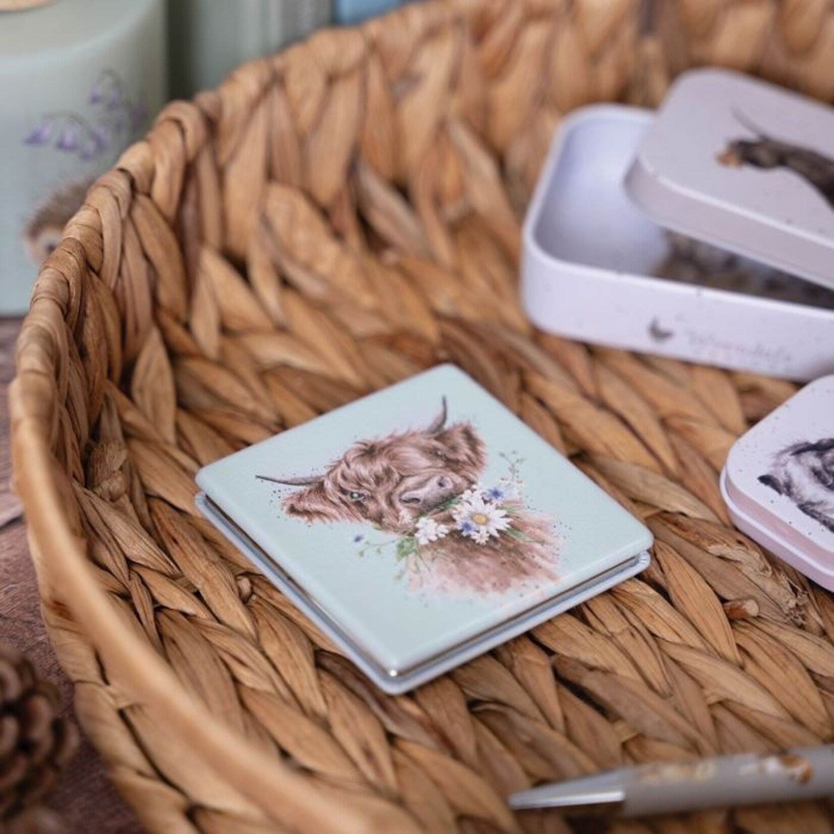 Wrendale Designs MR017 Compact Mirror - 'Daisy Coo' Highland Cow