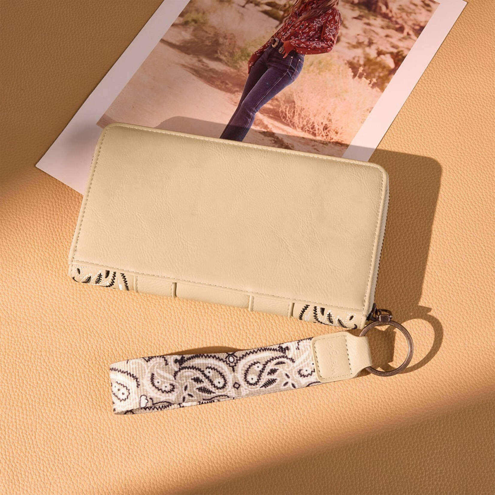Wrangler WG331-W115TN  - Tan - Wrangler Braided Paisley Bandana Wallet