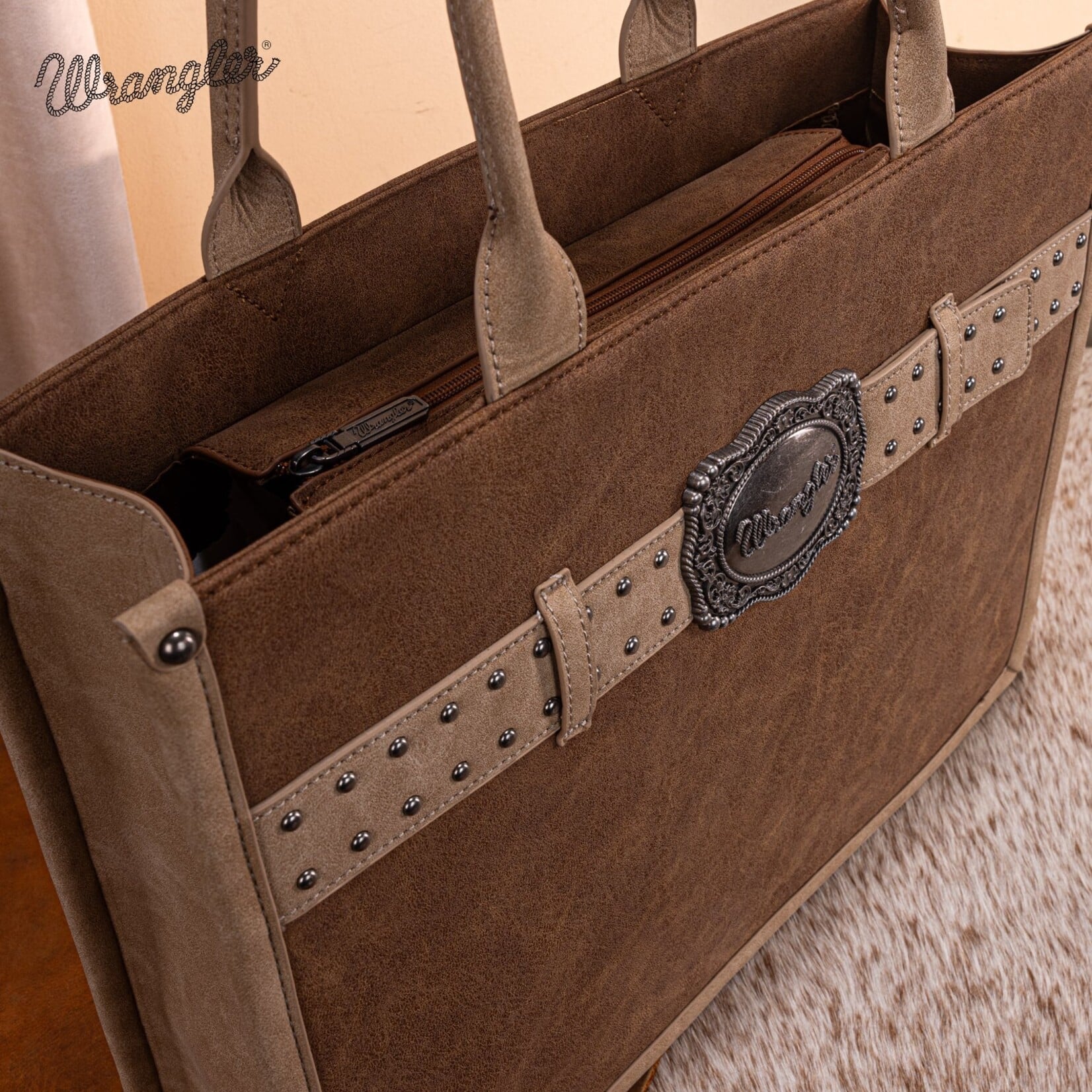 Wrangler WG250G-8119BR - Brown - Wrangler Buckle CC Large Tote