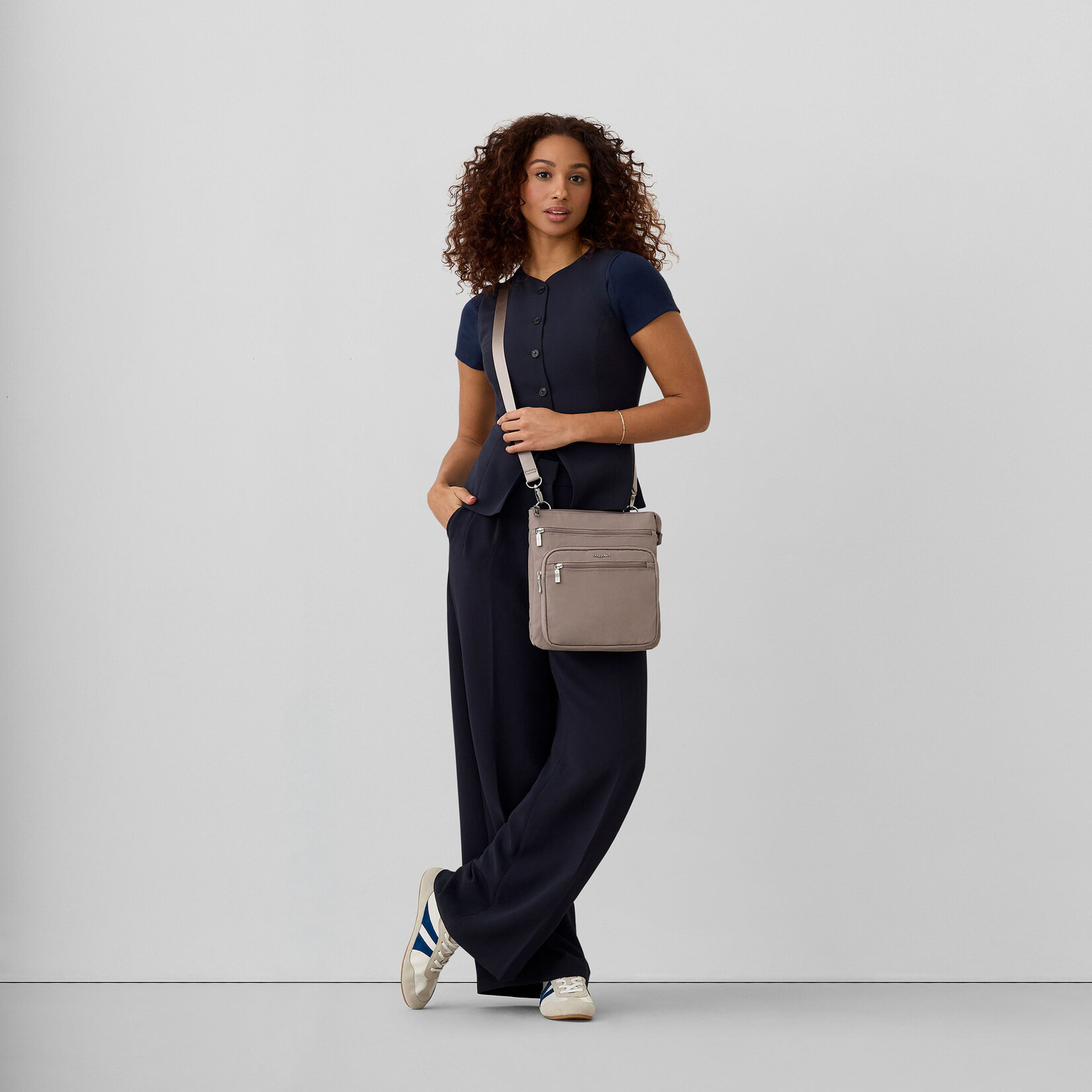 Baggallini Modern Everywhere Out and About Crossbody - Midnight Blossom Print 2026