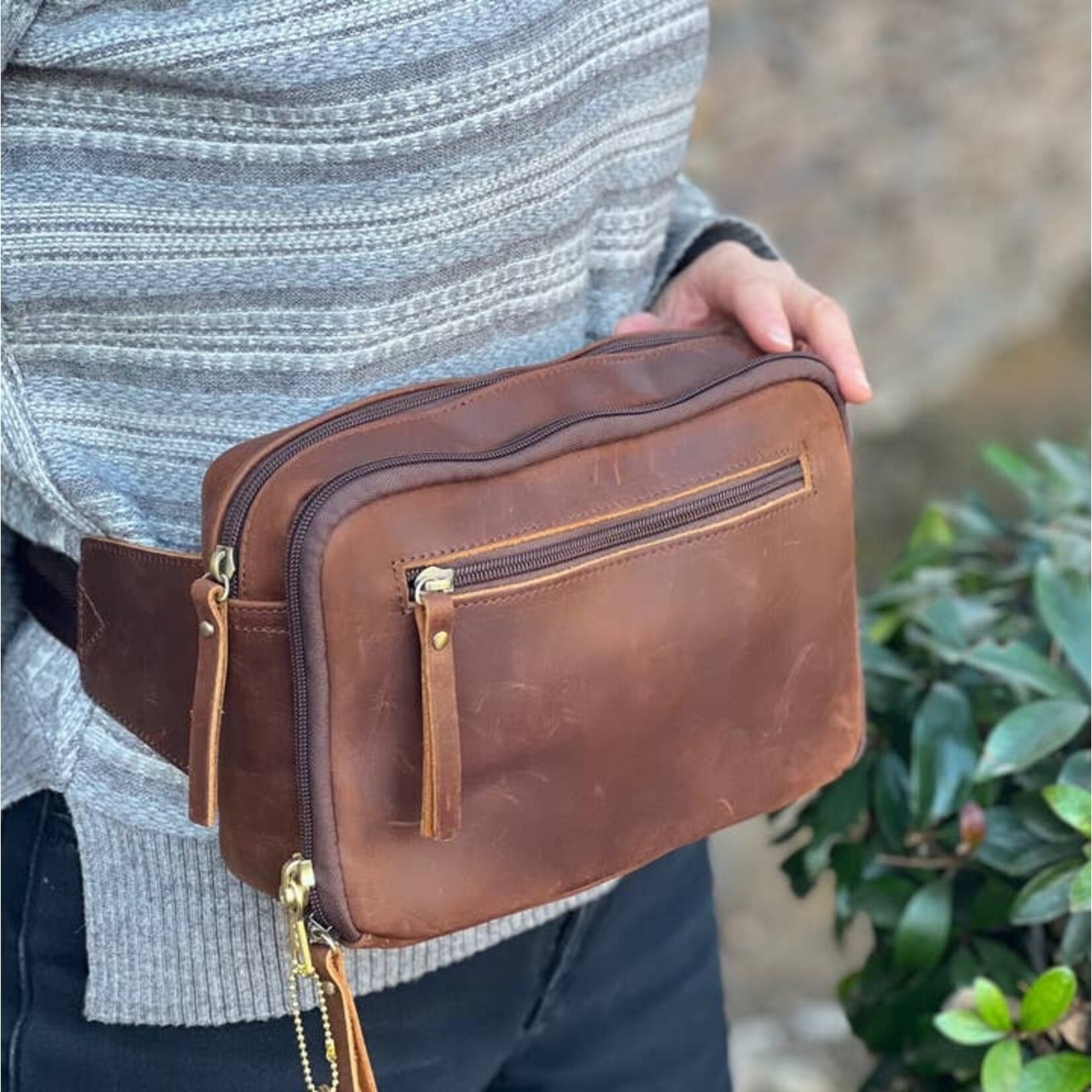 R Leathers F-7073 BN - Vintage Cowhide Leather Fanny Pack / Crossbody / Sling